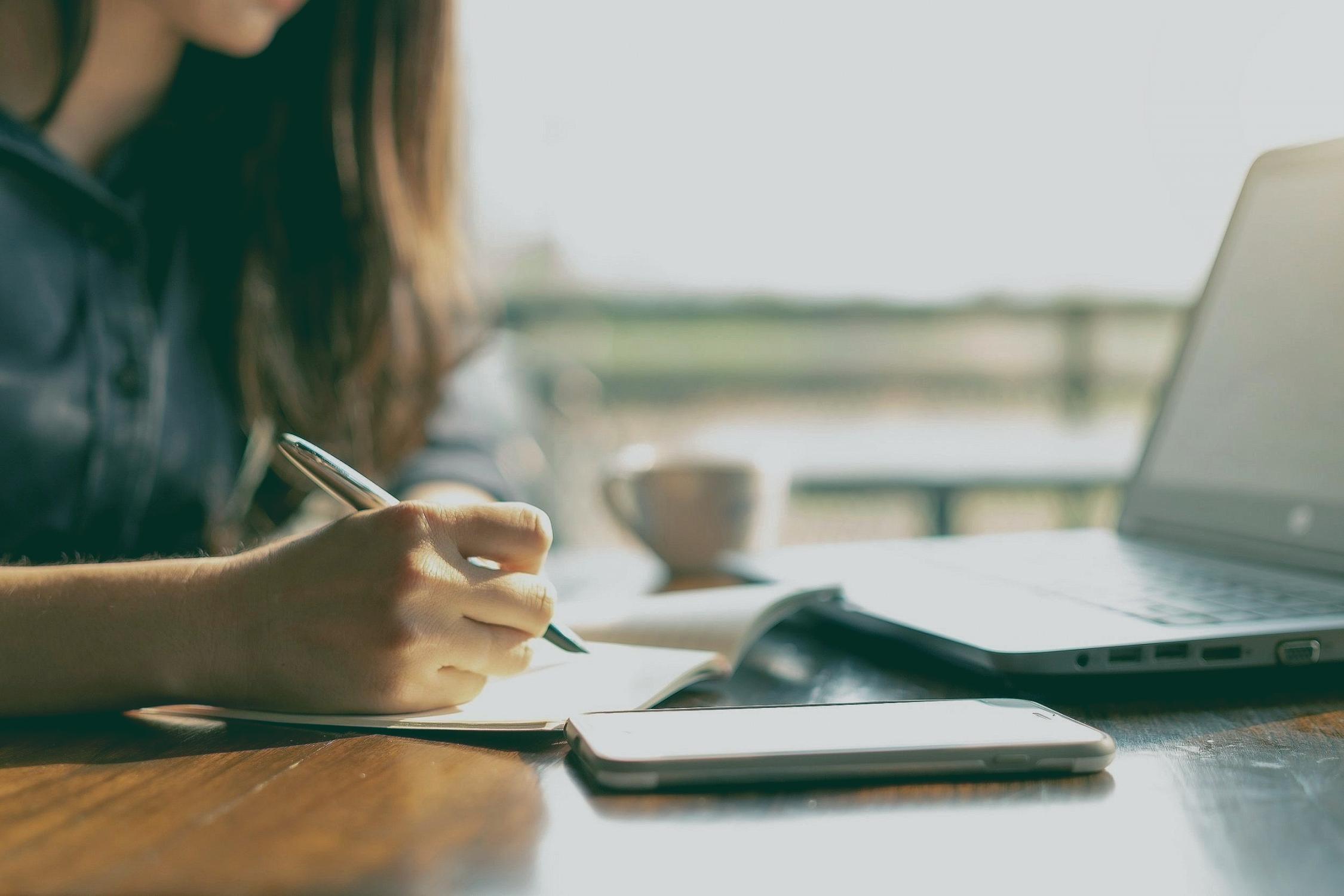 Session de travail collaborative sur analyse financière